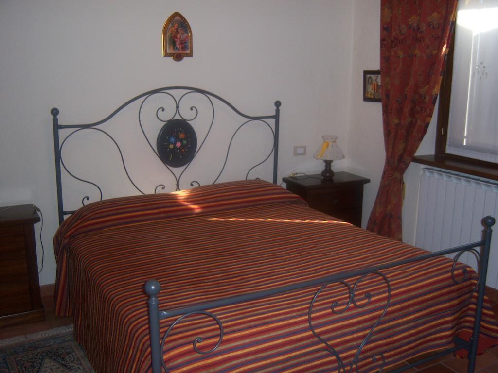 Agriturismo Lo Sgorzolo Pergola Kamer foto