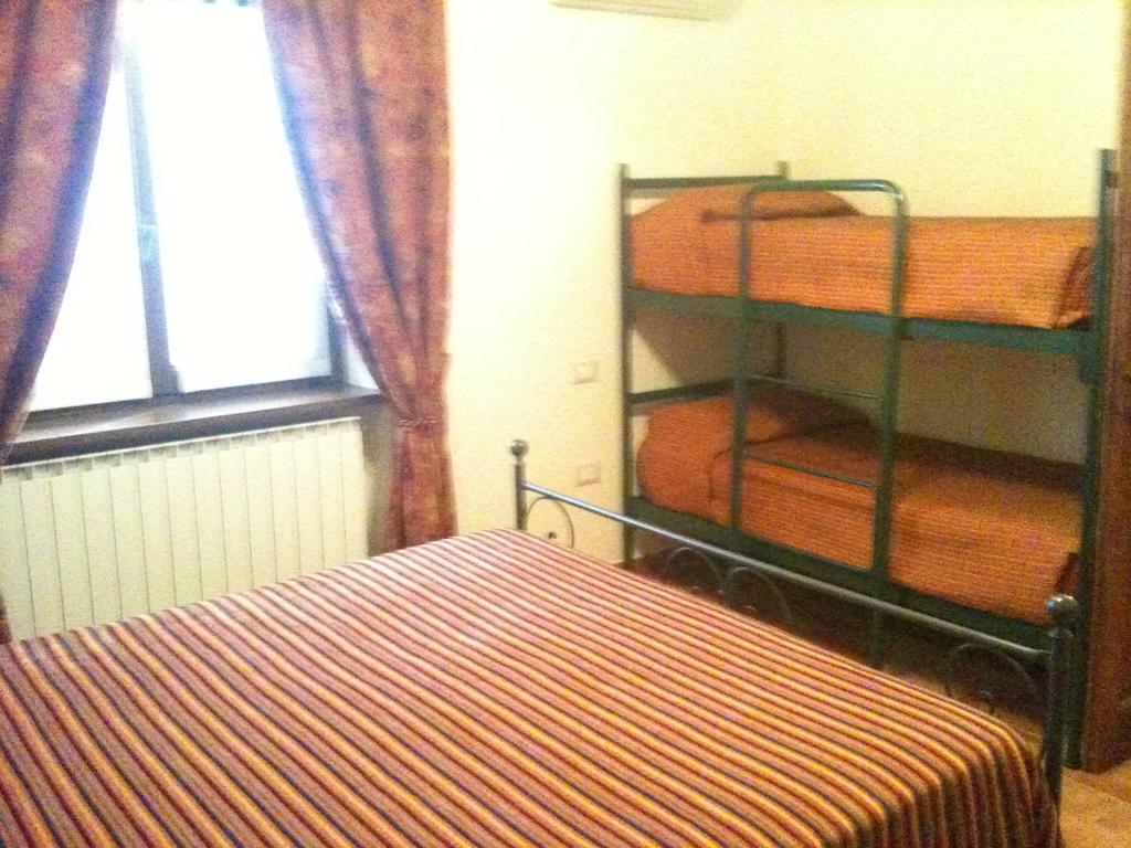 Agriturismo Lo Sgorzolo Pergola Kamer foto